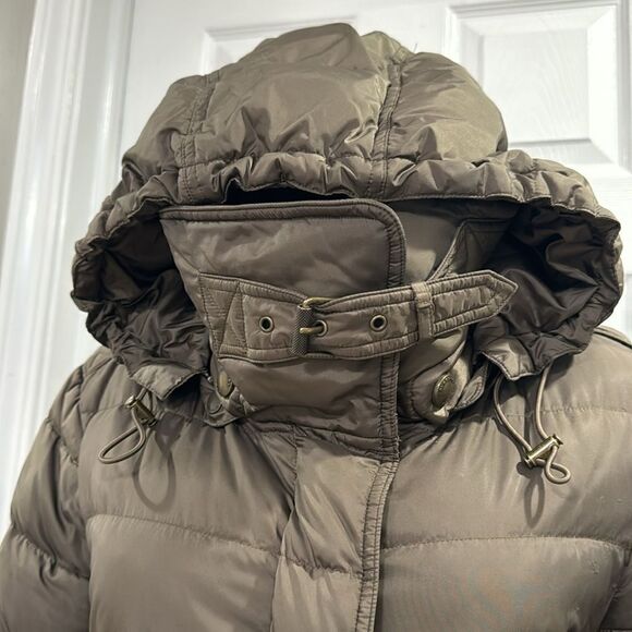 BURBERRY BRIT WINTERLEIGH DOWN COAT. DARK OLIVE - Picture 13 of 16